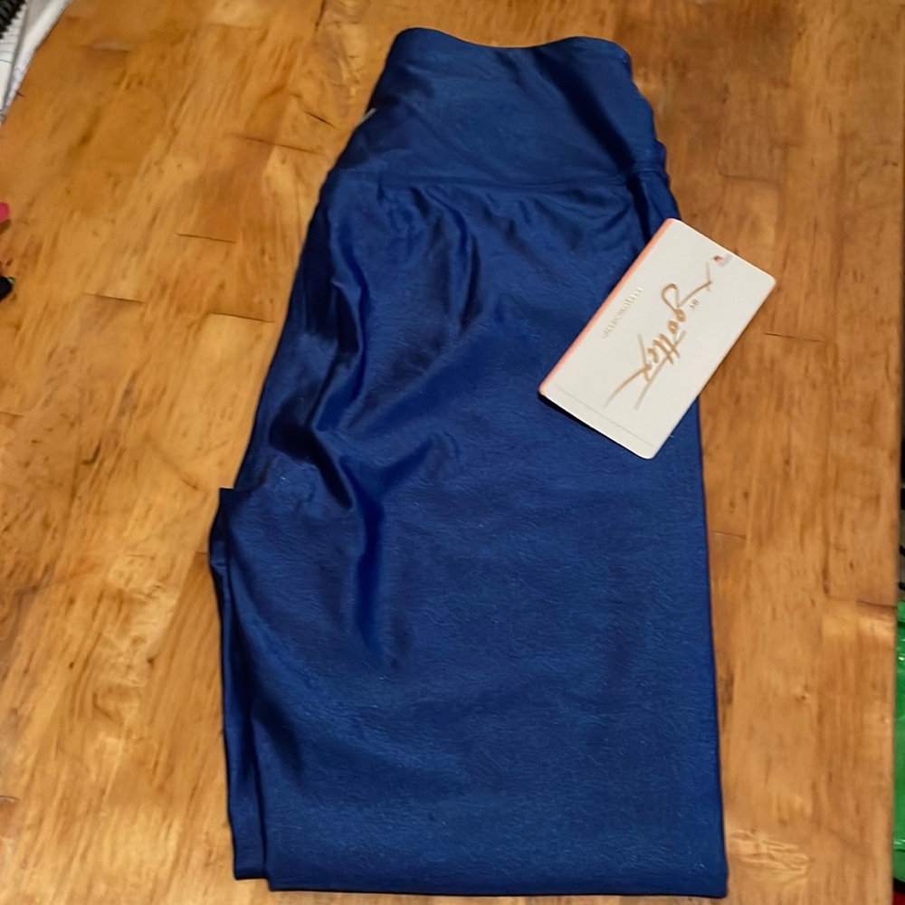 SHINE ANKLE LEGGINGS IN SHINE SAPPHIRE